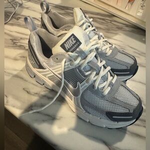 Nike Zoom Vomero 5 sneakers - 6Y